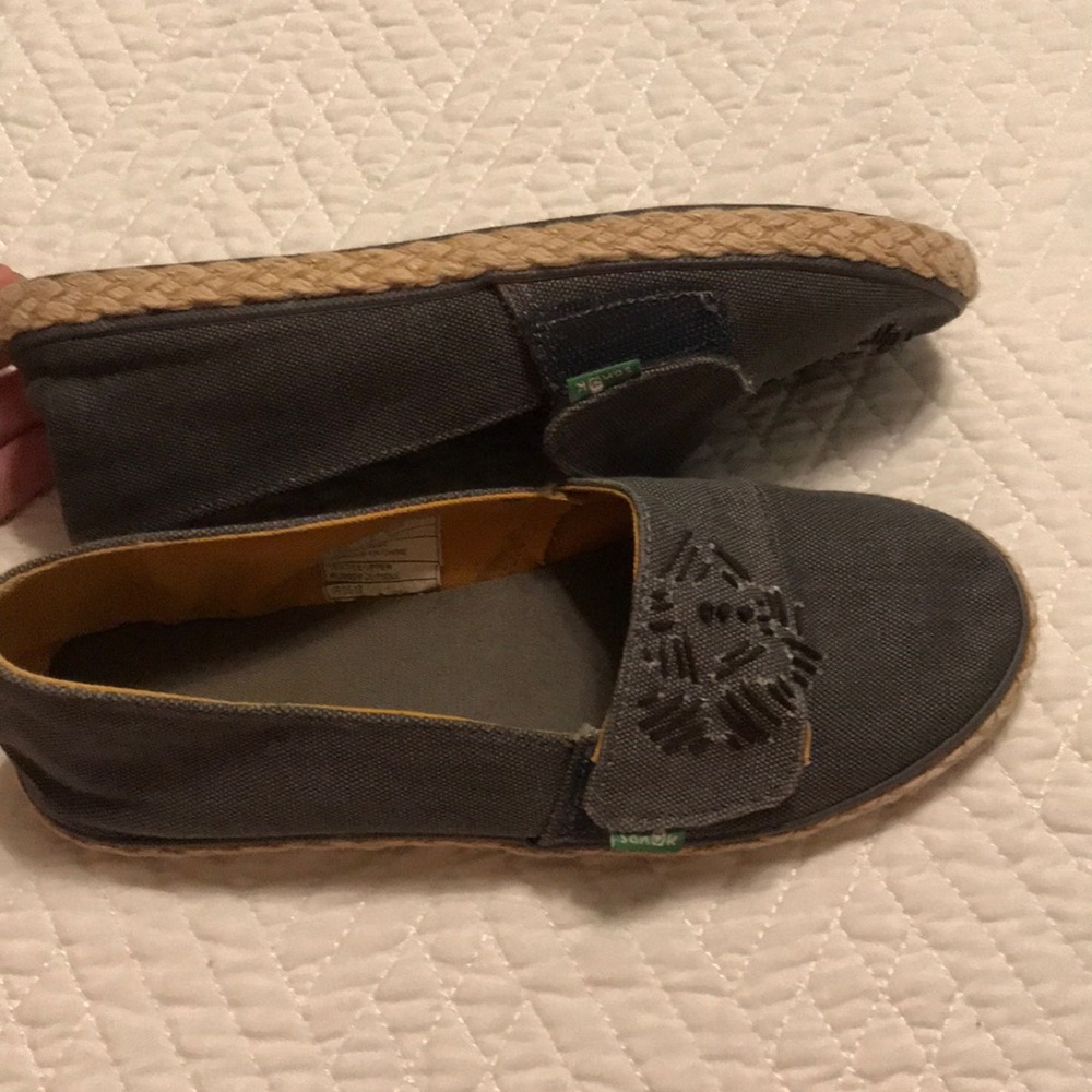 Sanuk women’s flats